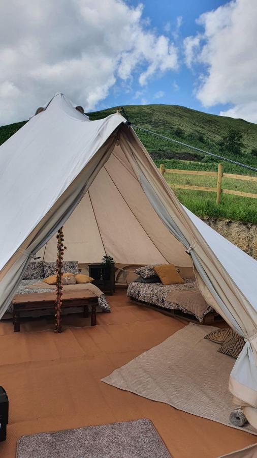 מלון לאנדוברי Calon Y Goedwig Glamping מראה חיצוני תמונה