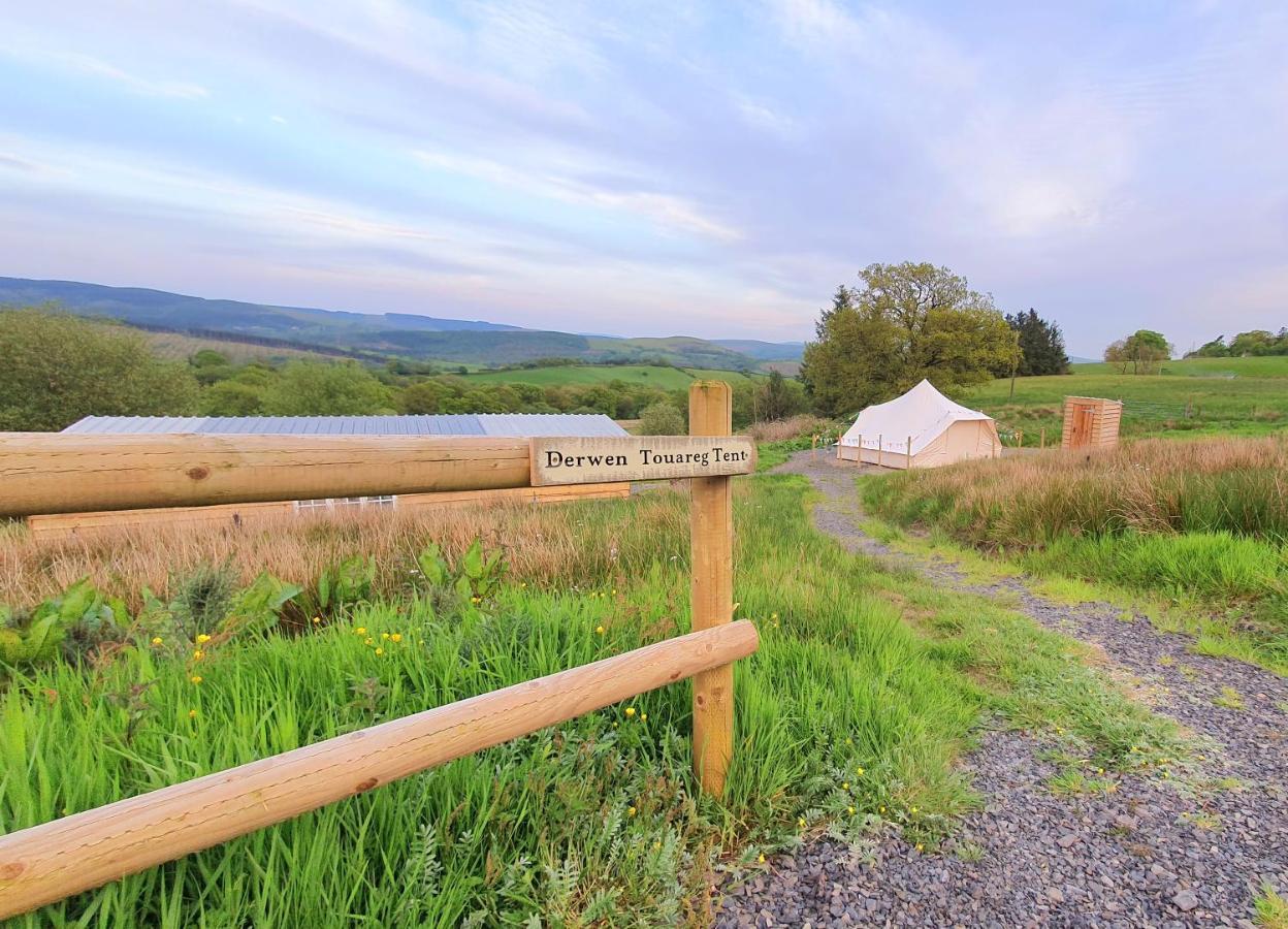 מלון לאנדוברי Calon Y Goedwig Glamping מראה חיצוני תמונה